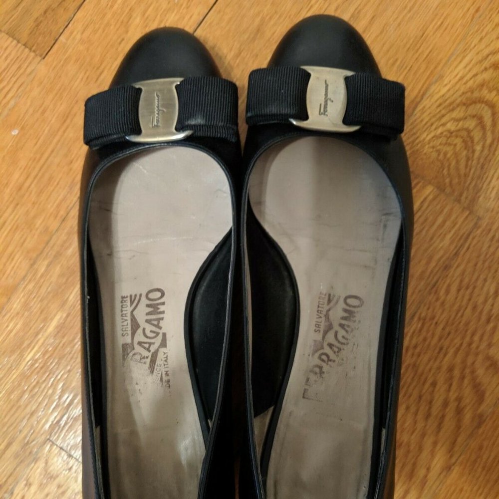 Salvatore Ferragamo Black Leather Vara Bow Pumps